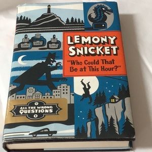 ☘️2 for $10 Sale☘️Lemony Snicket Who Could that be at this Hour? Like new,